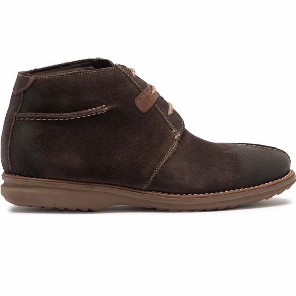stylish chukka boots \